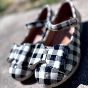 Pipperdoodles black and white buffalo check bow shoes sz 34/4 NWOB